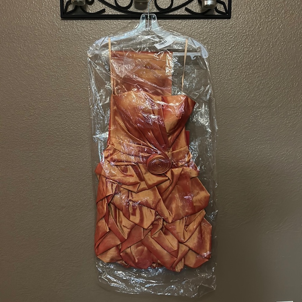 Beautiful orange dress!